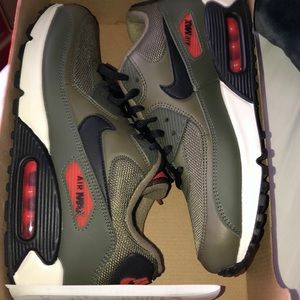 Olive Nike Air Max 90